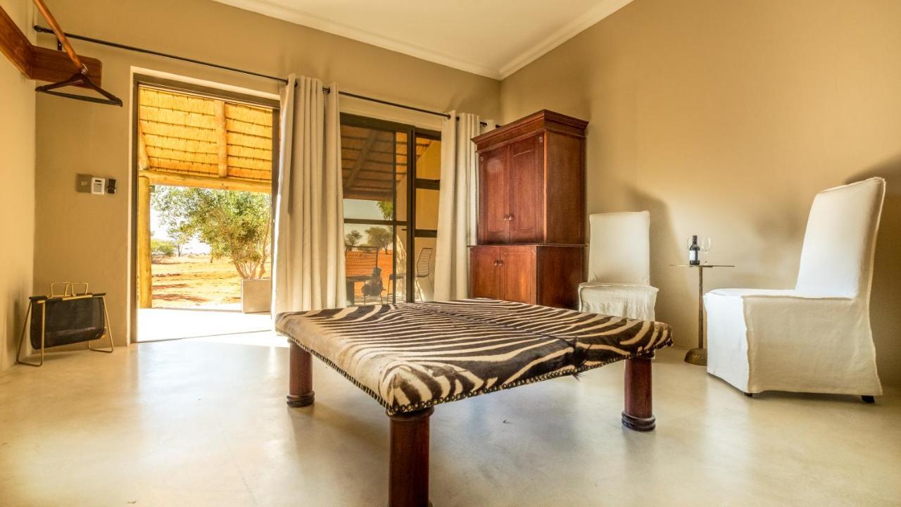 Bagatelle Kalahari Game Ranch Villa Hardap Bagian luar foto
